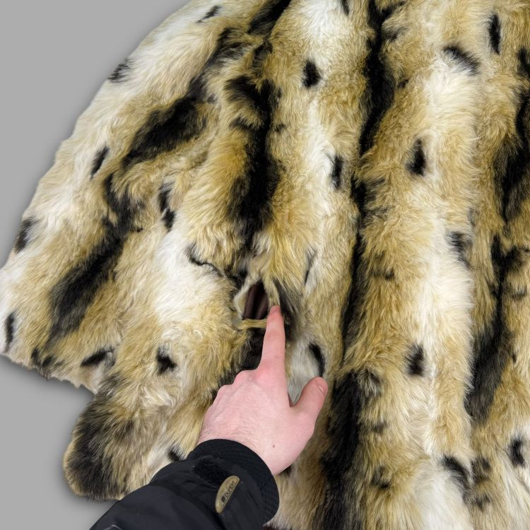 Immagine di Marble 2000's faux lynx fur hooded coat with clasp closures (XS) wms 4