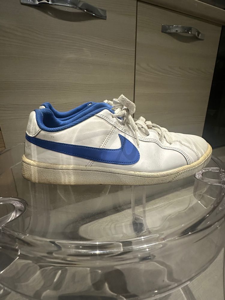 Nike White Sneakers With Blue Swoosh 3