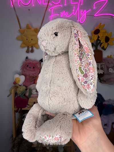 Beige blossom bunny jellycat bnwt