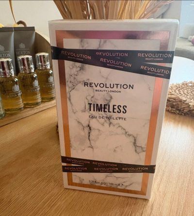 Revolution Beauty London Timeless Eau De Toilette