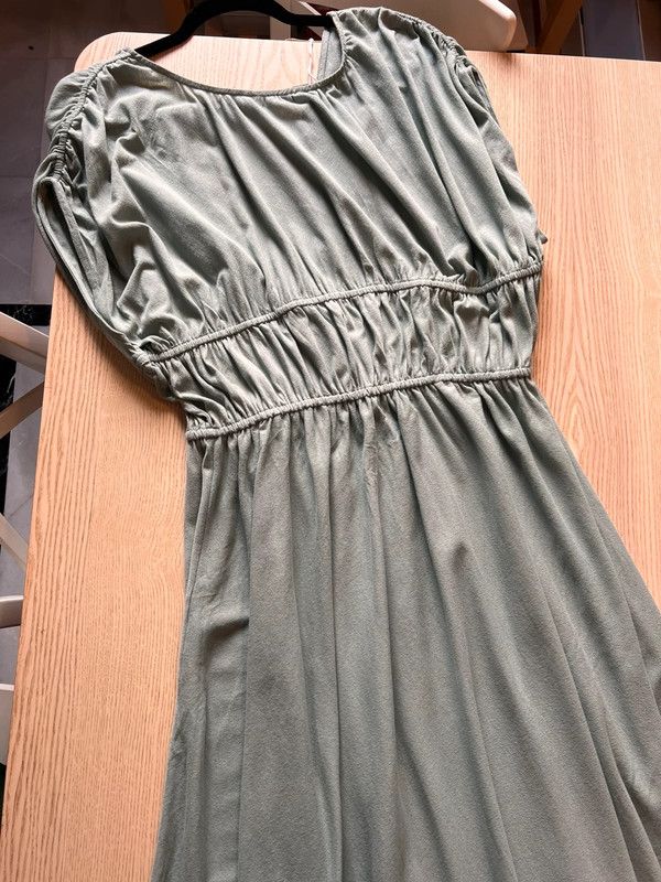 Immagine di Hermoso vestido COS color turquesa pastel 🧚 8