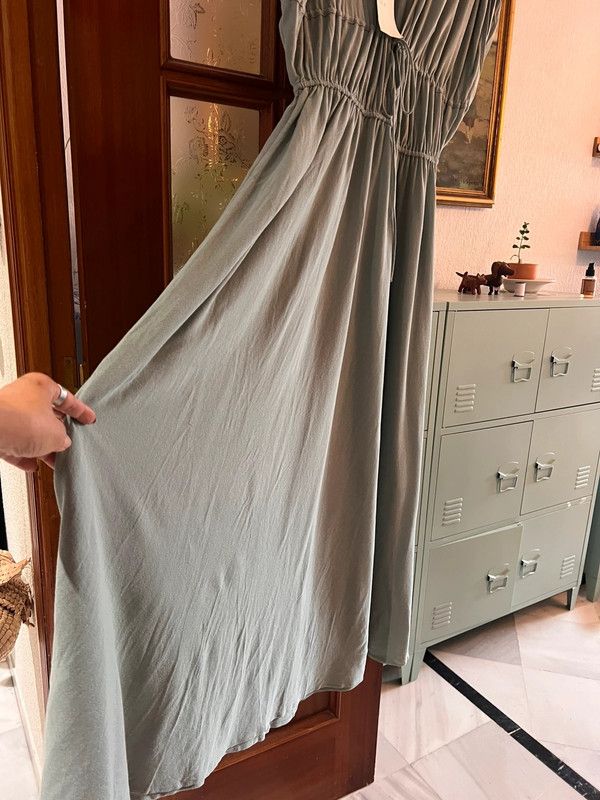 Immagine di Hermoso vestido COS color turquesa pastel 🧚 5