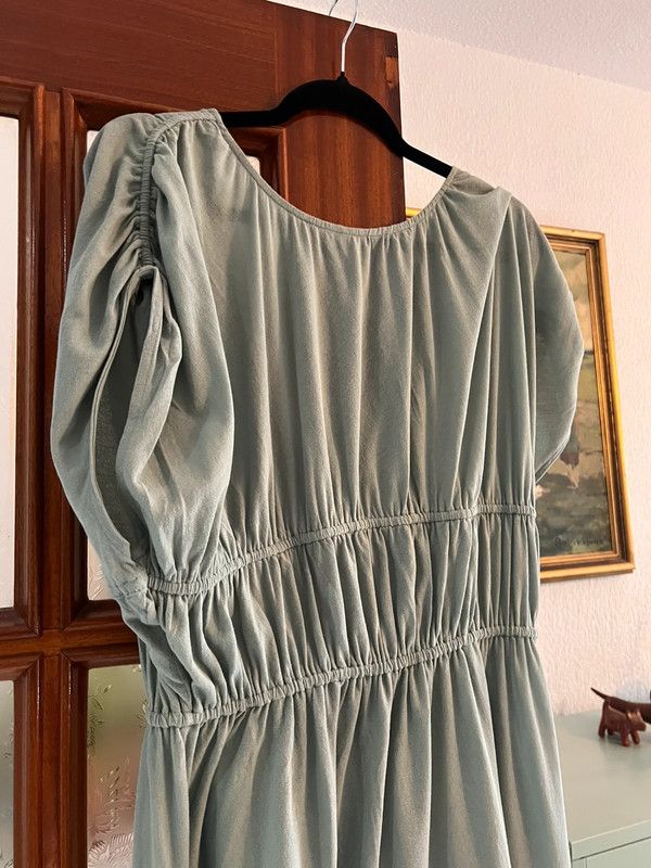 Immagine di Hermoso vestido COS color turquesa pastel 🧚 3