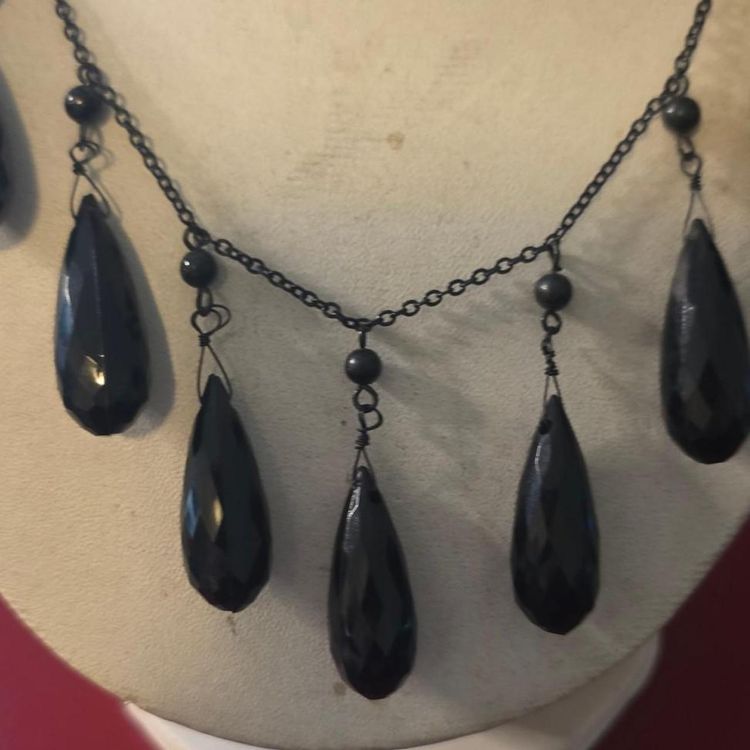 Immagine di Black Teardrop Pendant Necklace 6