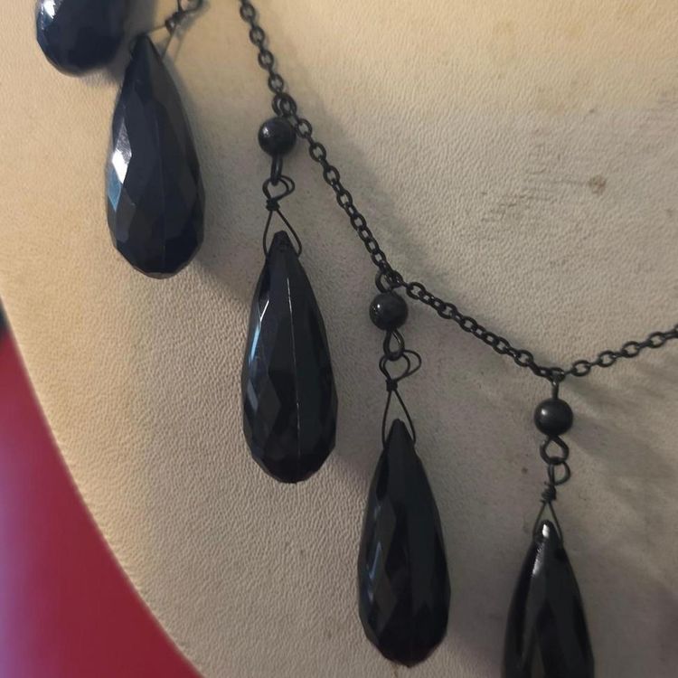 Immagine di Black Teardrop Pendant Necklace 5