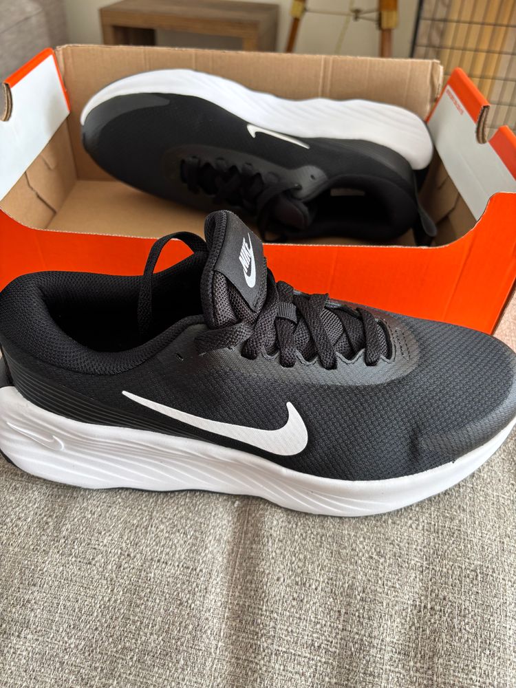 Nike Promina Black And White Running Shoes
