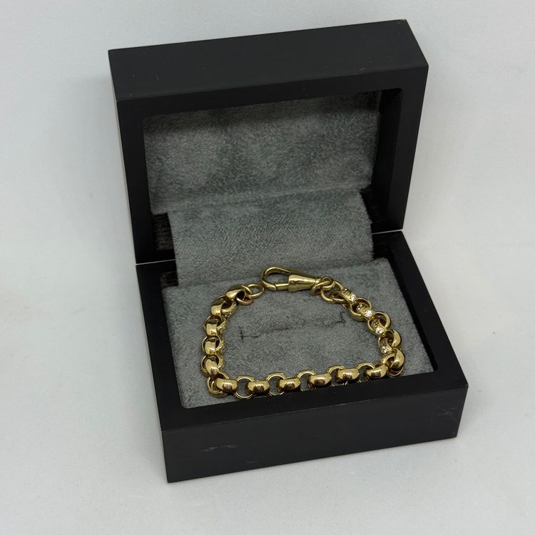 Babys 9ct Belcher Cubic Bracelet image 1