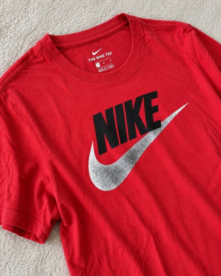 Immagine di Nike Red T-Shirt 3