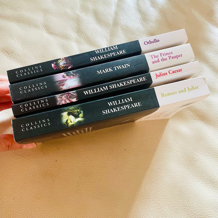 Bundle of 4 Collins Classics Soft Cover Books William Shakespeare Mark Twain Othello Caesar image 3