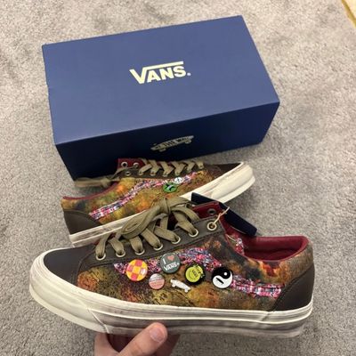 Vans chanel