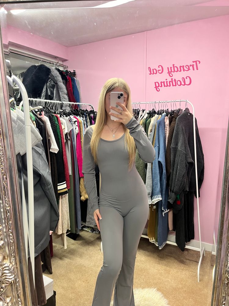 Grey long sleeve flared scrunch bum jumpsuit  2