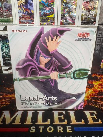 Mago Nero Figure