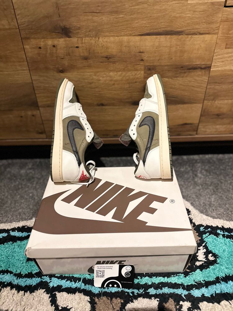 Nike Air Jordan 1 Travis Scott “Medium Olive” U.K. 7.5 image 6