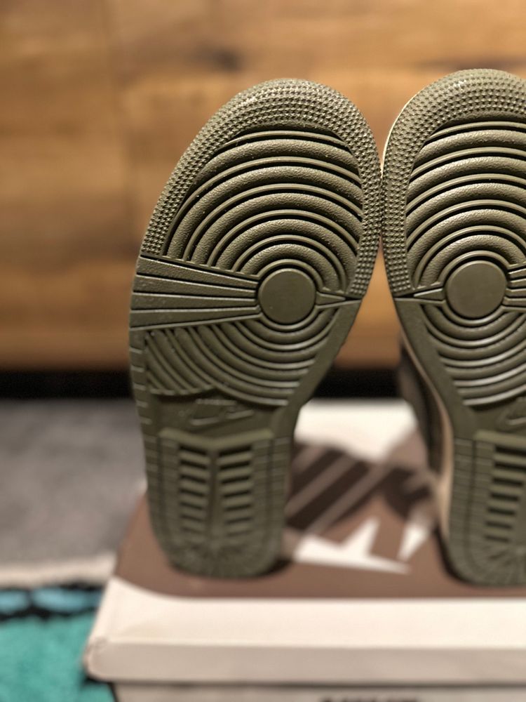 Nike Air Jordan 1 Travis Scott “Medium Olive” U.K. 7.5 image 4