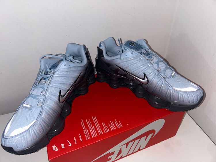 Nike Shox Sneakers image 3