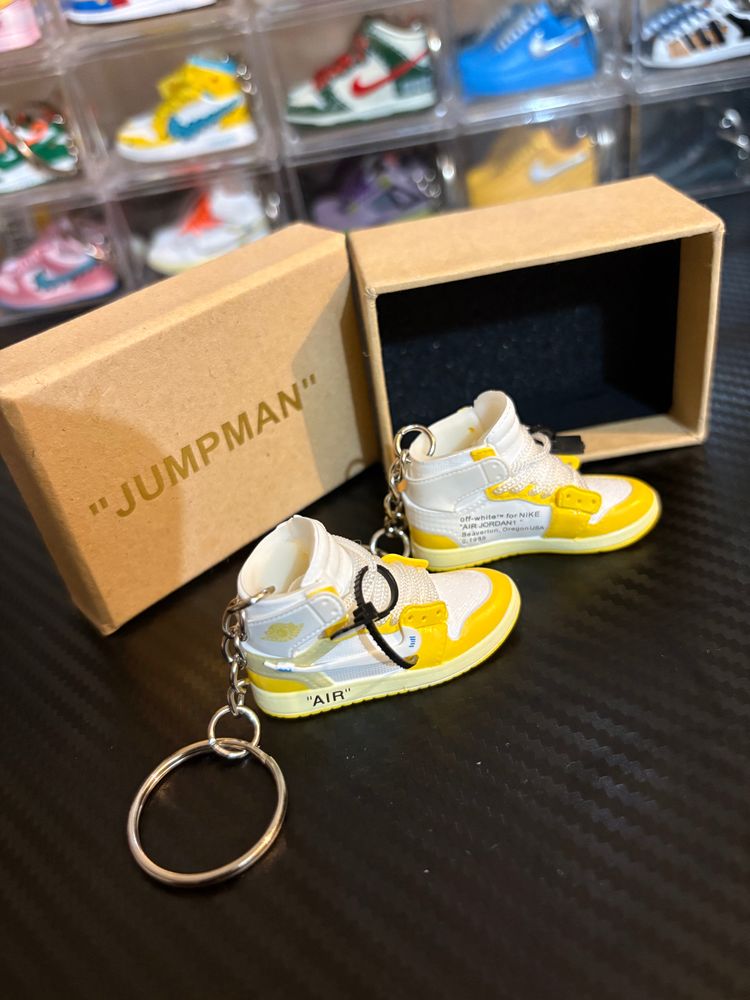 Nike jordans Sneaker Keychains including pair and box image 1