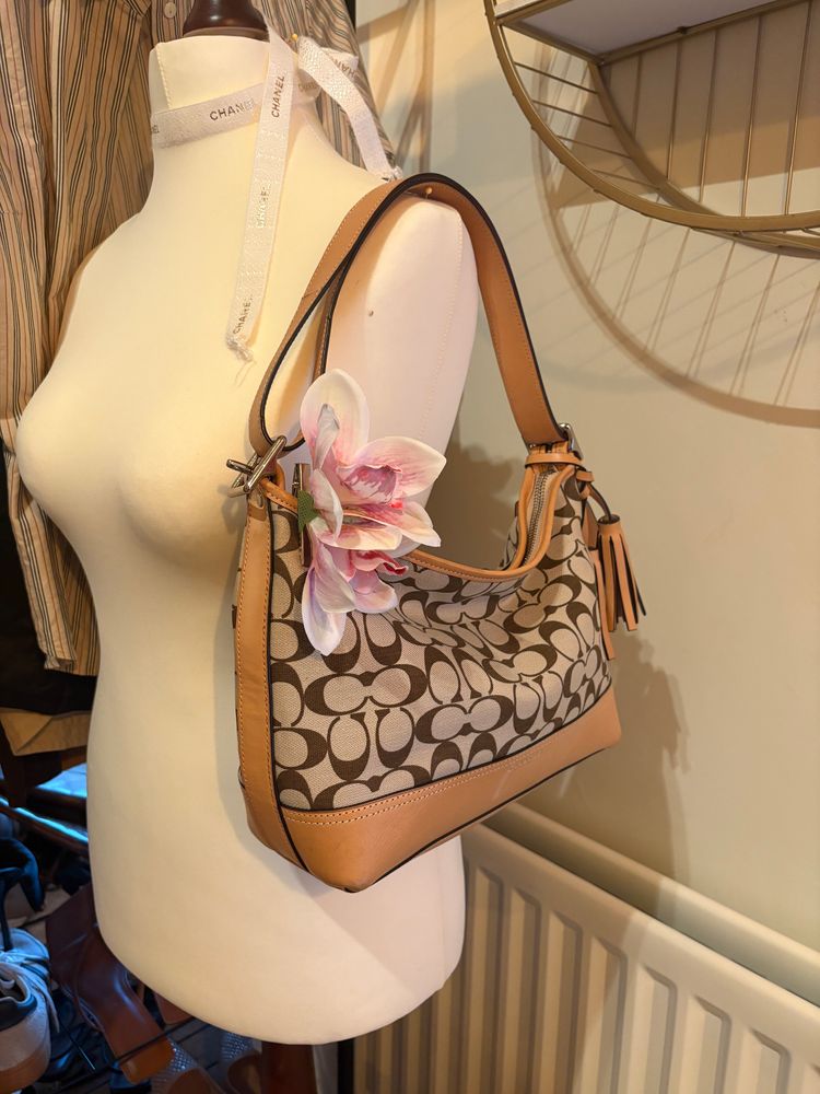 Coach Coach signature canvas and leather shoulder bag product image