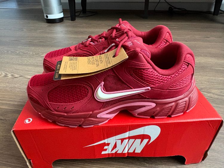 Nike Red Running Shoes image 5