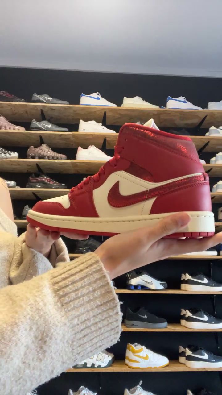 Jordan Air Jordan 1 Mid imagen 1