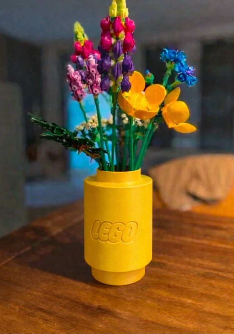 Yellow vase for lego flowers