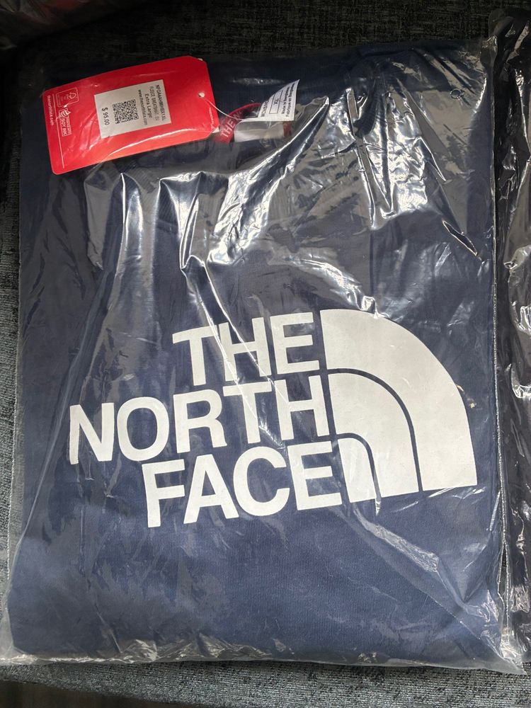 Immagine di The North Face Navy Blue Hoodie 1