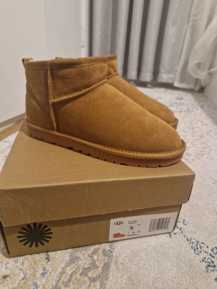 Ugg Brown Ankle Boots obraz 1