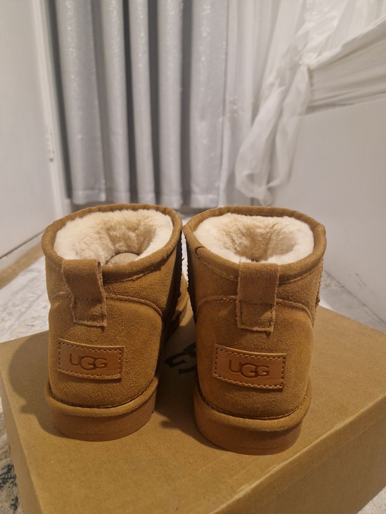 Immagine di Ugg Brown Ankle Boots 3
