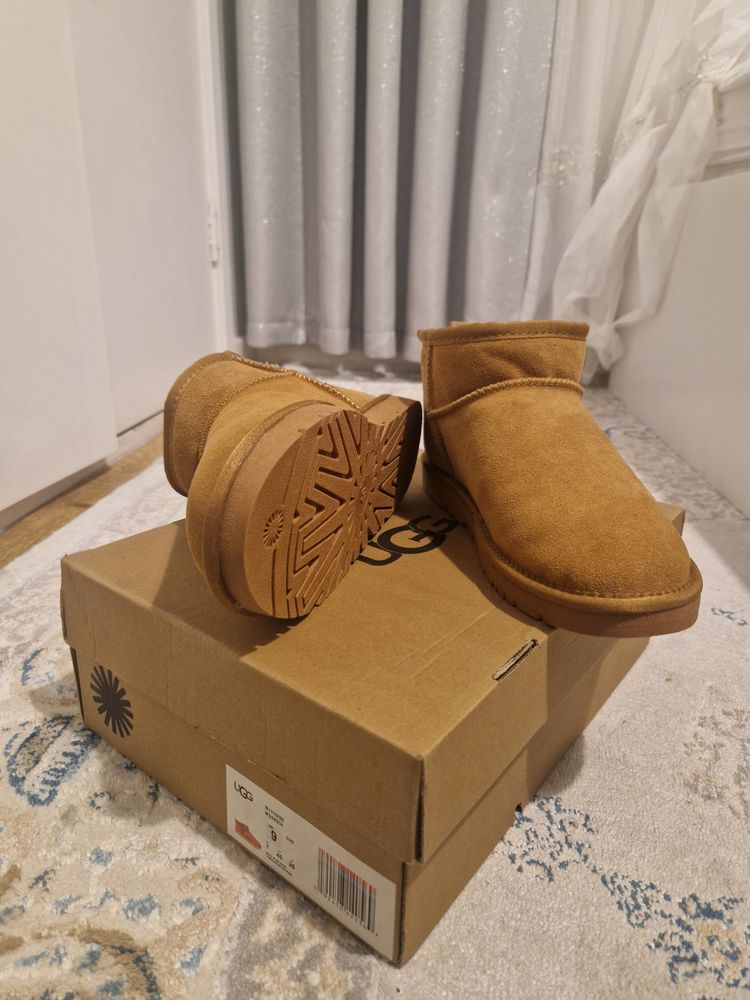 Immagine di Ugg Brown Ankle Boots 4