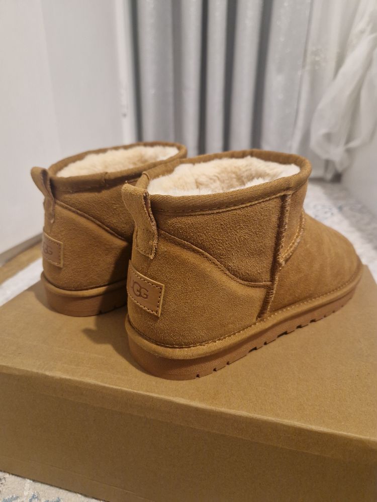 Immagine di Ugg Brown Ankle Boots 2