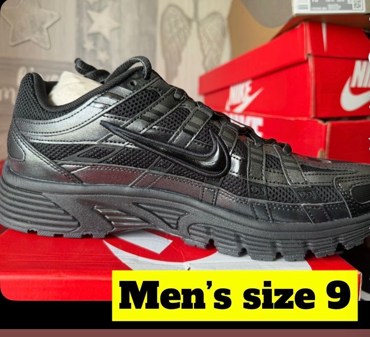 Nike Men'S Black Sneakers