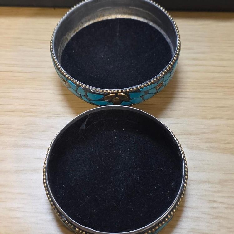 £25, Decorative Round Trinket Box image 7