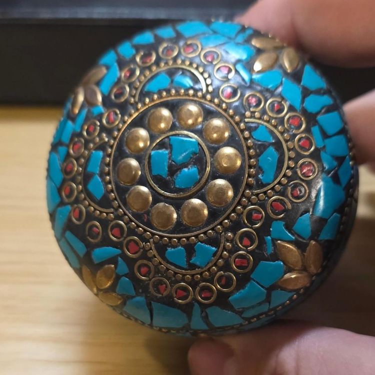 £25, Decorative Round Trinket Box image 4