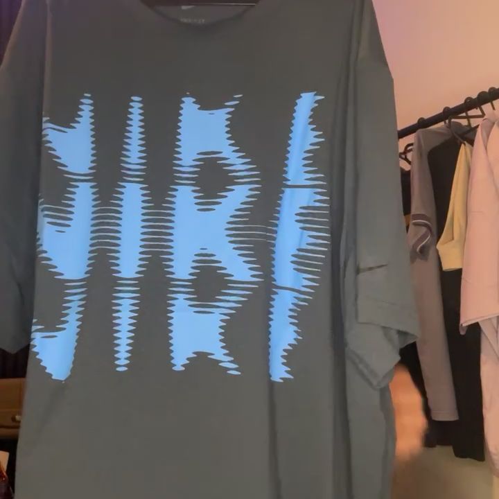 Nike Nike Graphic T-Shirt - XXL - Brand New product image