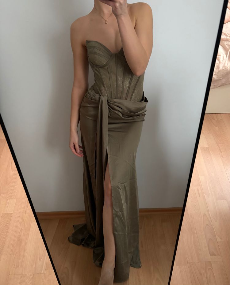 Wieczorowa khaki sukienka maxi wycięcie na nogę gorsetowa rozmiar S 2