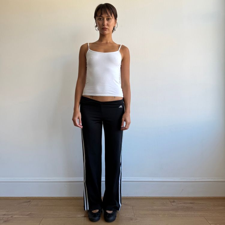 Black v-waist Adidas yoga pants - Size S imagen 1