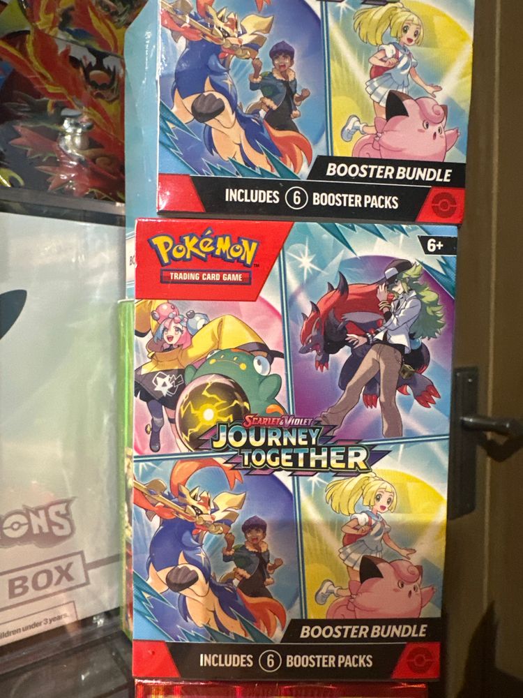 Pokémon Trading Card Game Sword & Shield Journey Together Booster Bundle obraz 1