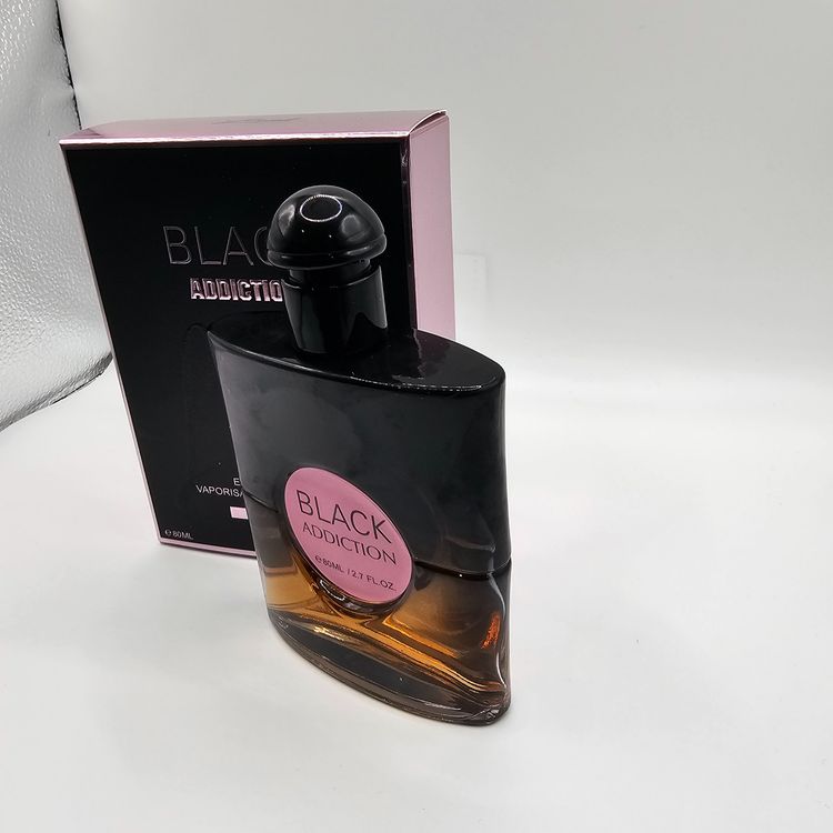 Black Addiction Eau De Parfum For Women obraz 3