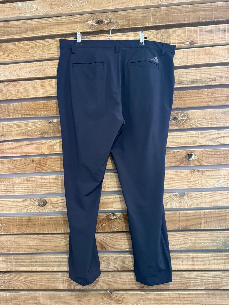 Adidas Ultimate365 tapered golf pants/ trousers. Black. Waist: 36” Leg: 30” imagen 1