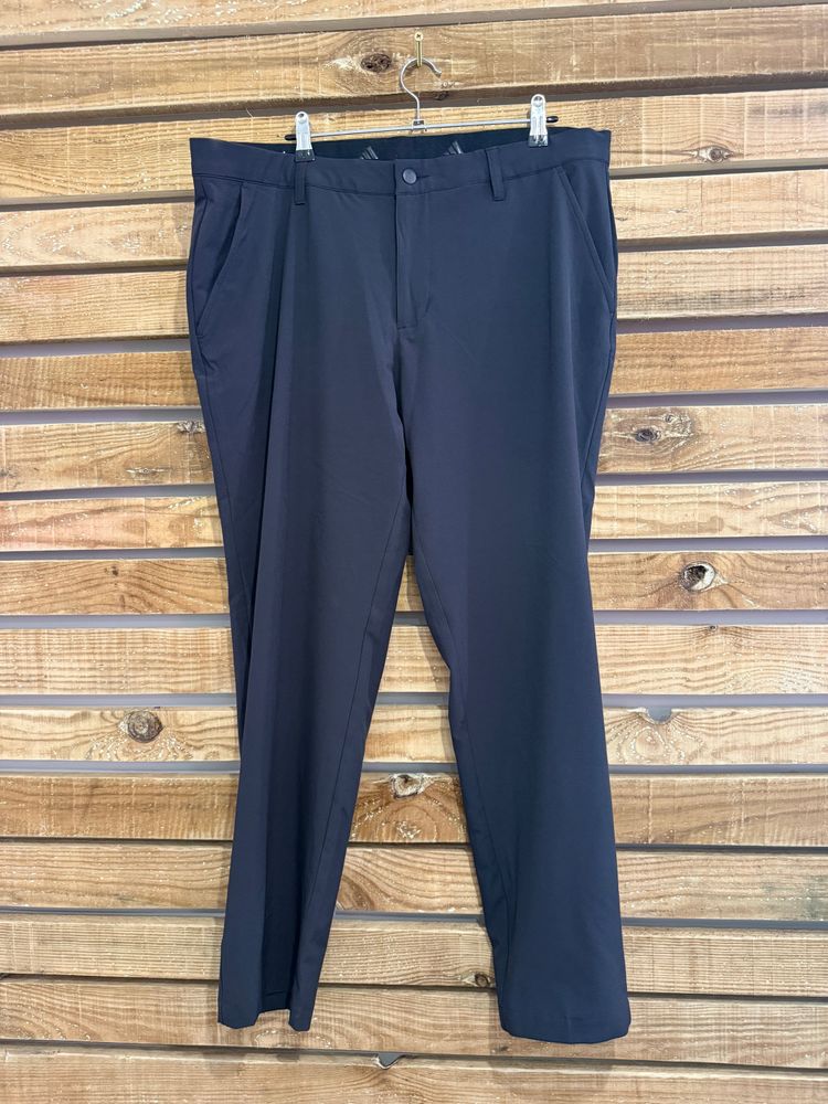 Adidas Ultimate365 tapered golf pants/ trousers. Black. Waist: 36” Leg: 30” imagen 5