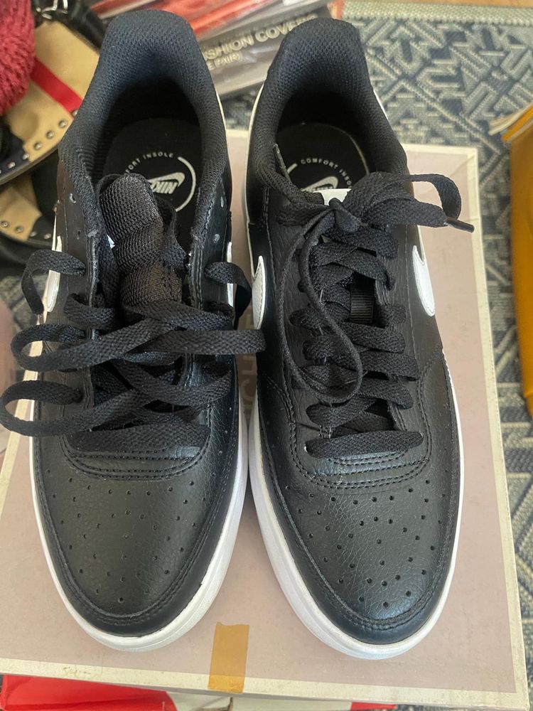 Other Black & White  Trainers product image