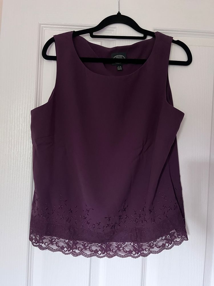 Y2k laura Ashley purple sleeveless top with lace hem