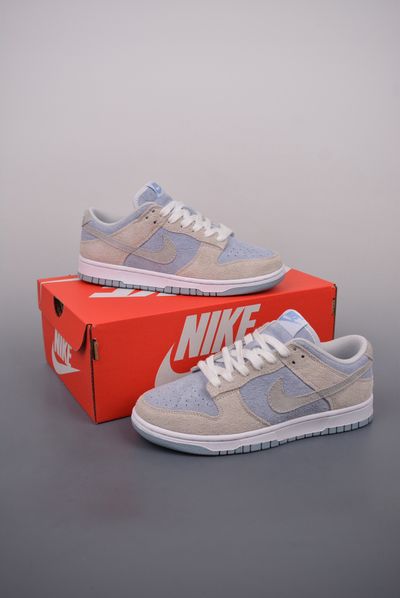 Casual sports shoes