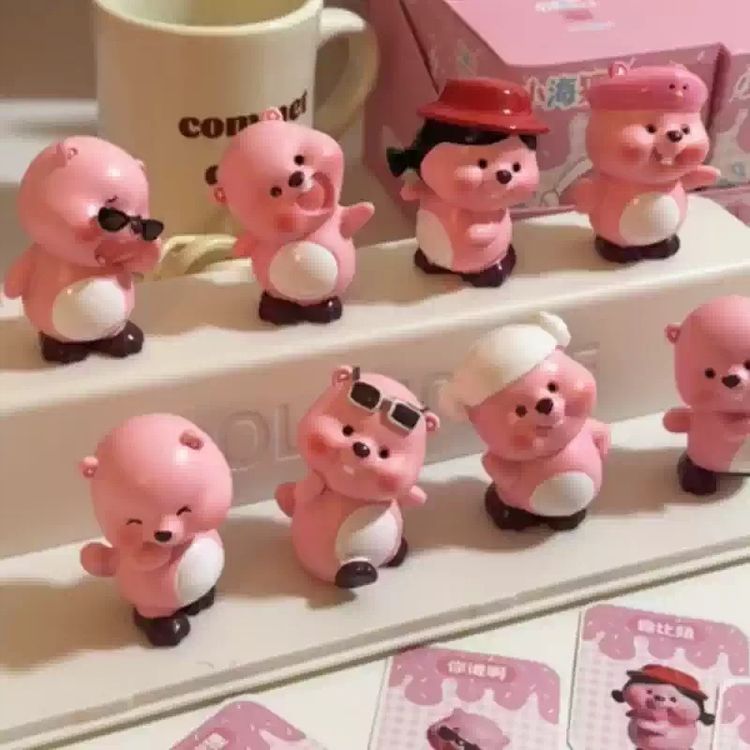 Pink Otter Figurines Set imagen 2