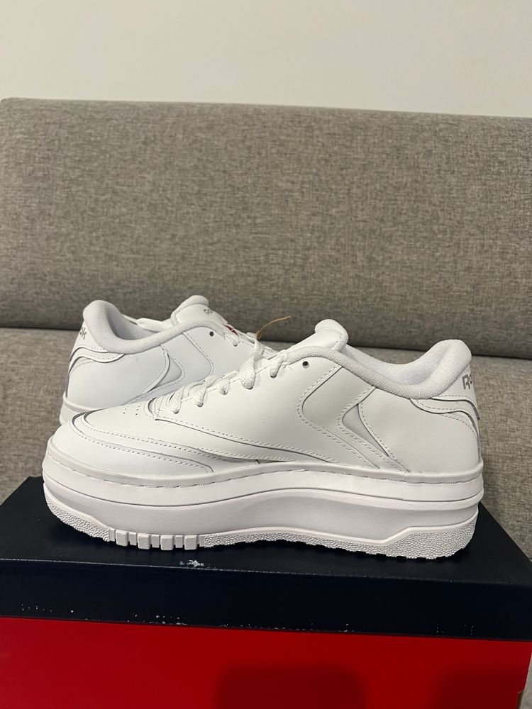 Reebok  White Sneakers 39 image 3