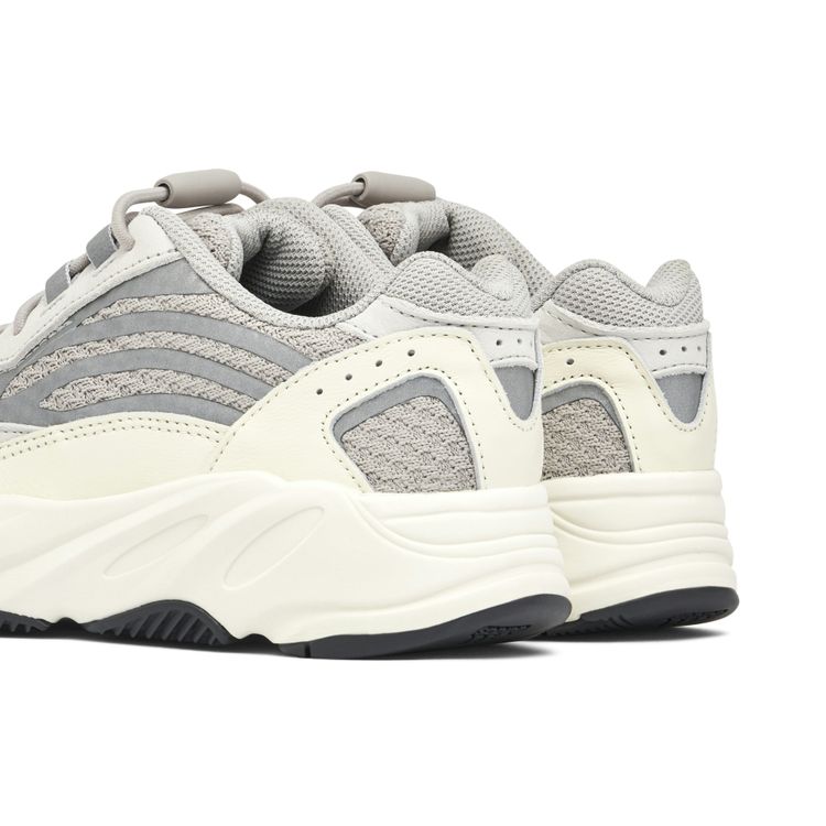 Yeezy Boost 700 V2 'Static' (Kids) image 3