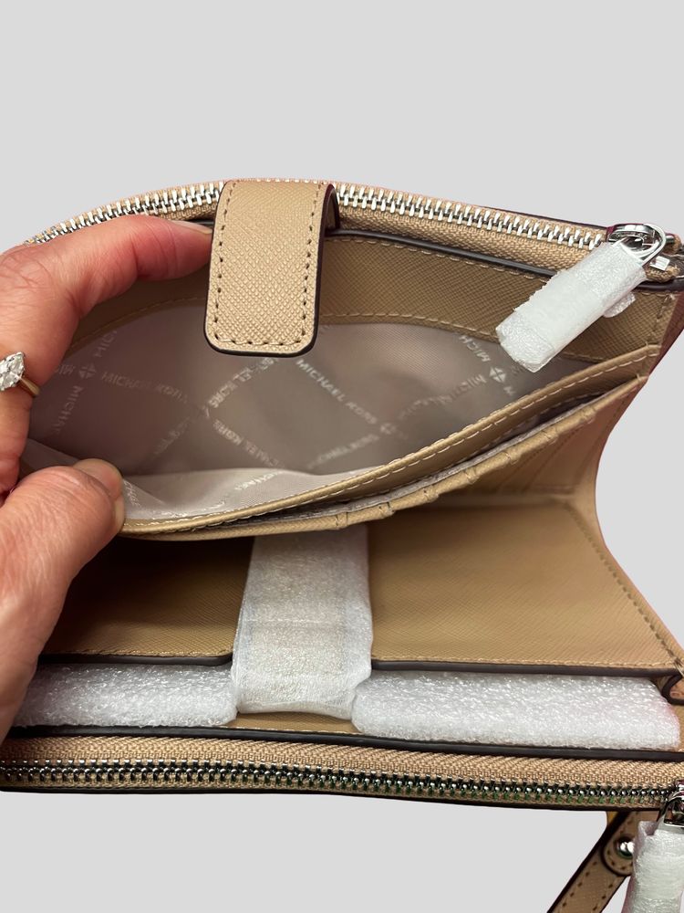 Michael Kors Wristlet Wallet 4
