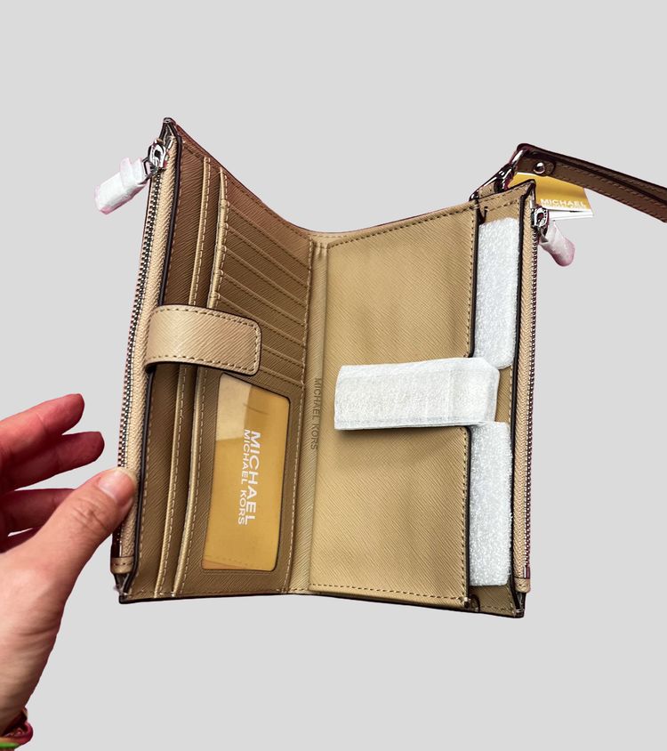 Michael Kors Wristlet Wallet 2