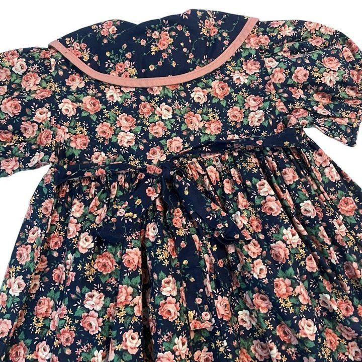 Floral Print Dress With Pink Collar And Puff Sleeves image 2
