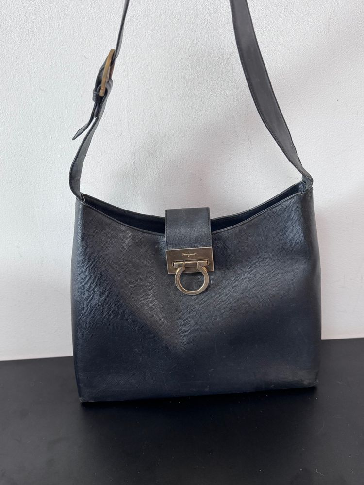 Salvatore Ferragamo Salvatore Ferragamo black leather shoulder bag product image