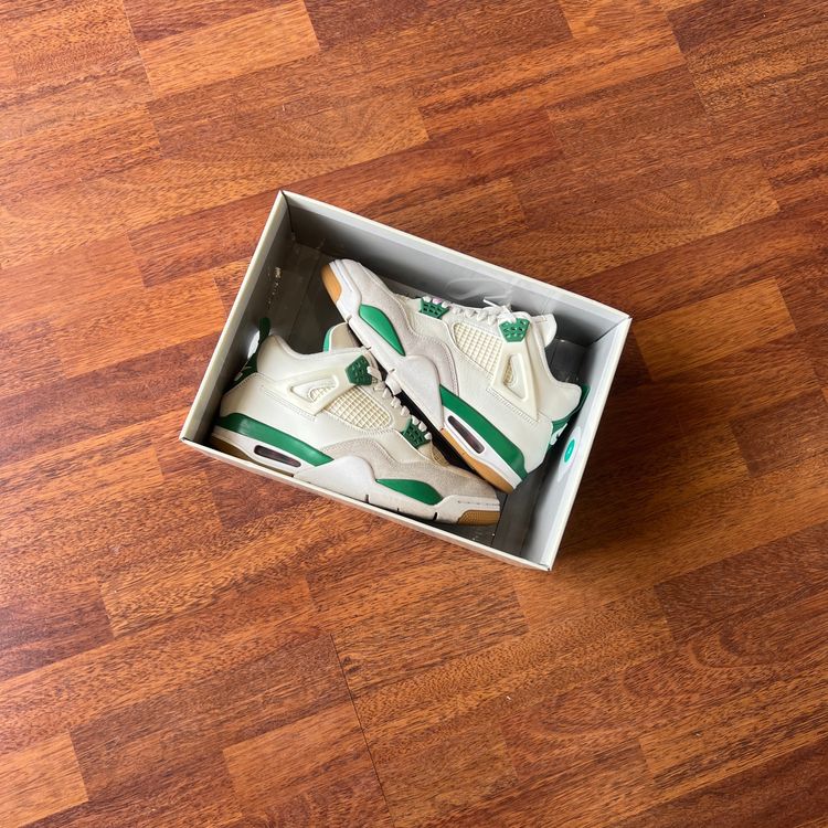 Jordan 4 Retro SB Pine Green Taglia 42 (Usato)